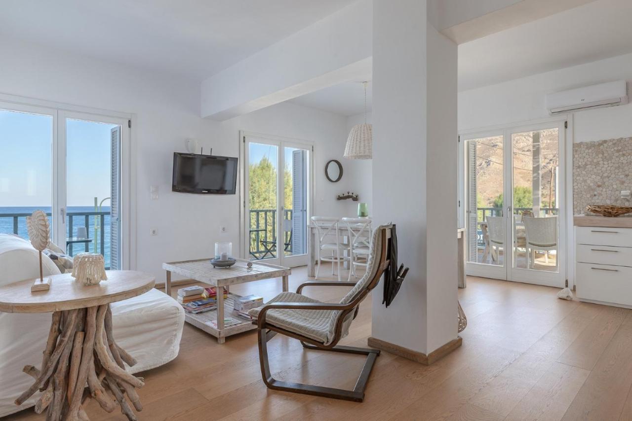 Uno Luxury Apartment With Sea View Ливадия Экстерьер фото