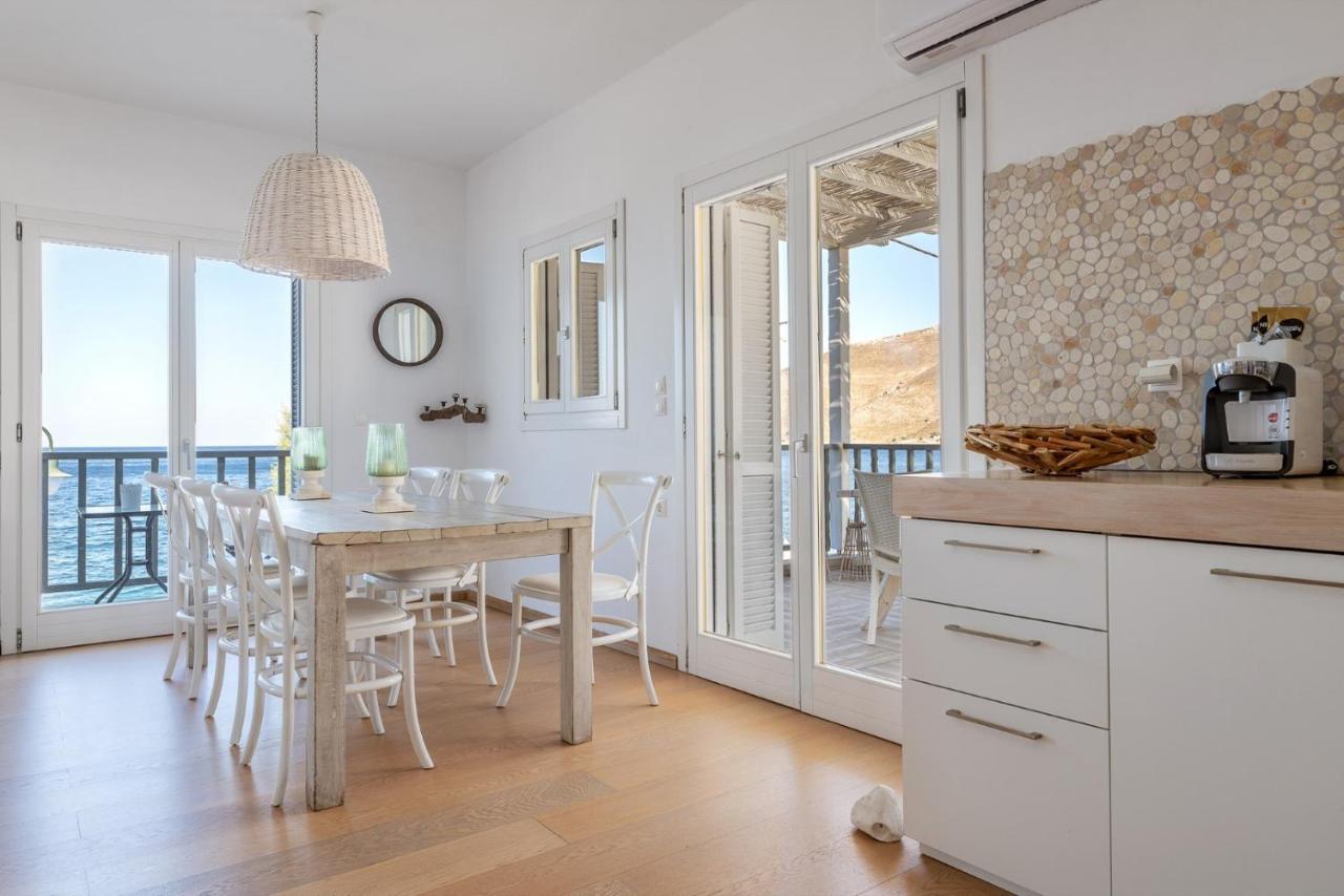 Uno Luxury Apartment With Sea View Ливадия Экстерьер фото